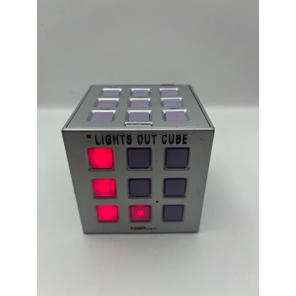 Vintage "Lights Out Cube" by Tiger Electronics (1997) Puzzle Game - USED - Picture 6 of 7